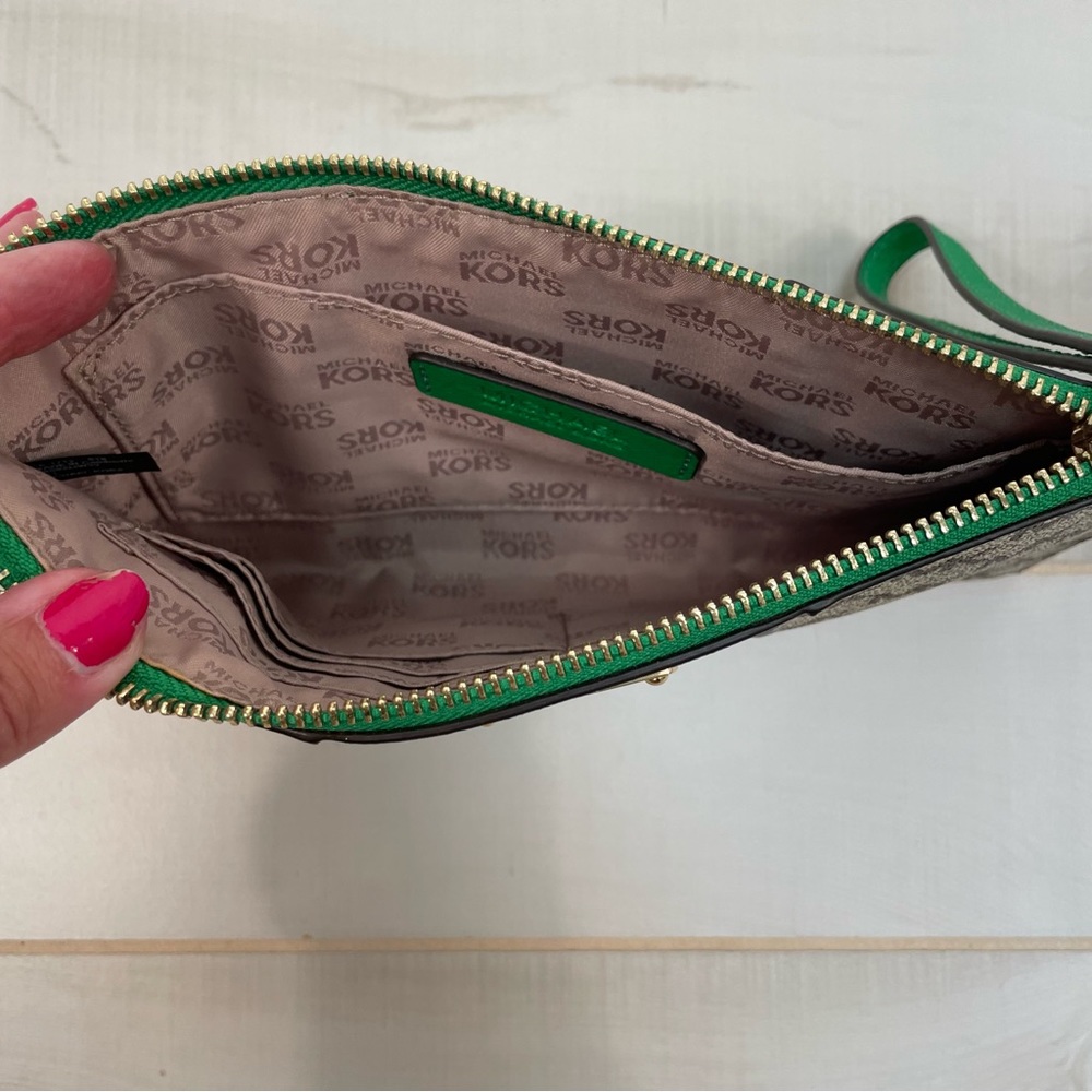 Michael Kors NEW Jet Set Large Coated Canvas Logo Stripe Wristlet Wallet Clutch - Picture 5 of 7